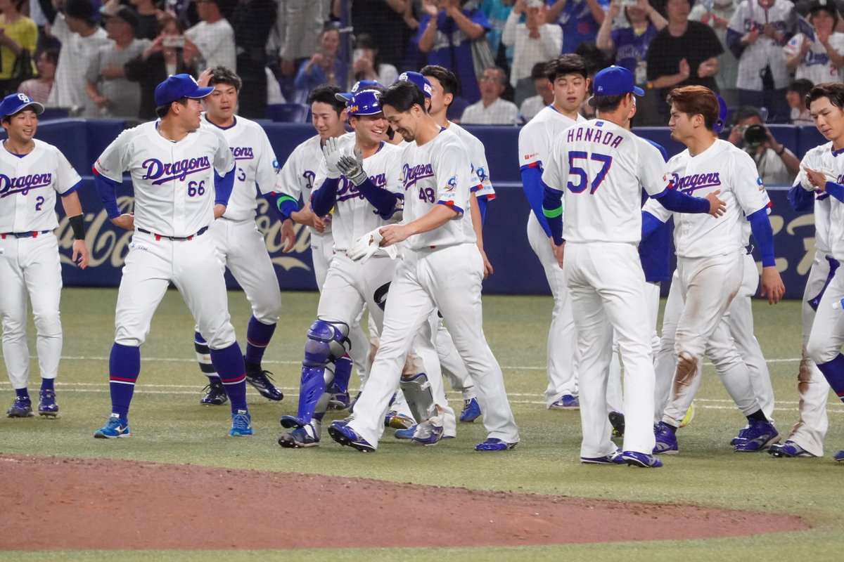 __dora89__'s tweet photo. 2026.06.05
⁡
👏
⁡
#中日ドラゴンズ
#Dragons
#石伊雄太
#阿部寿樹 https://t.co/cD682Mx4DW