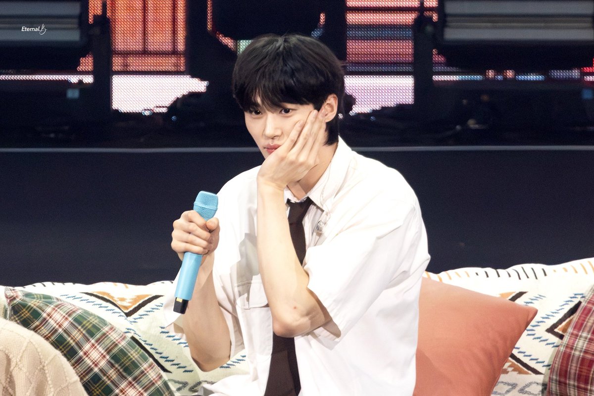 byeonwoonist's tweet photo. 2019 ha mingyu                                2026 ha mingyu https://t.co/HXUQvDrYmK