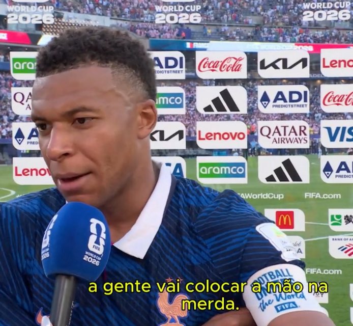 cassioolivveira's tweet photo. Mbappé compara a seleção do Paraguai à “merda” e diz que sabe jogar sujo:

“Se tivermos que sujar as mãos, vamos sujar as mãos de merda (…) NÓS TAMBÉM SABEMOS JOGAR SUJO. É assim que eles jogam.”

Para mim França e Argentina têm algo em comum! Ambas são seleções arrogantes. 

O mais curioso é que esse tipo de discurso do Mbappe quase sempre aparece quando o alvo é uma seleção sul-americana

Continue subestimando os sul-americanos, Mbappé. Em 2022 você e a seleção francesa já aprenderam que arrogância não entra em campo.