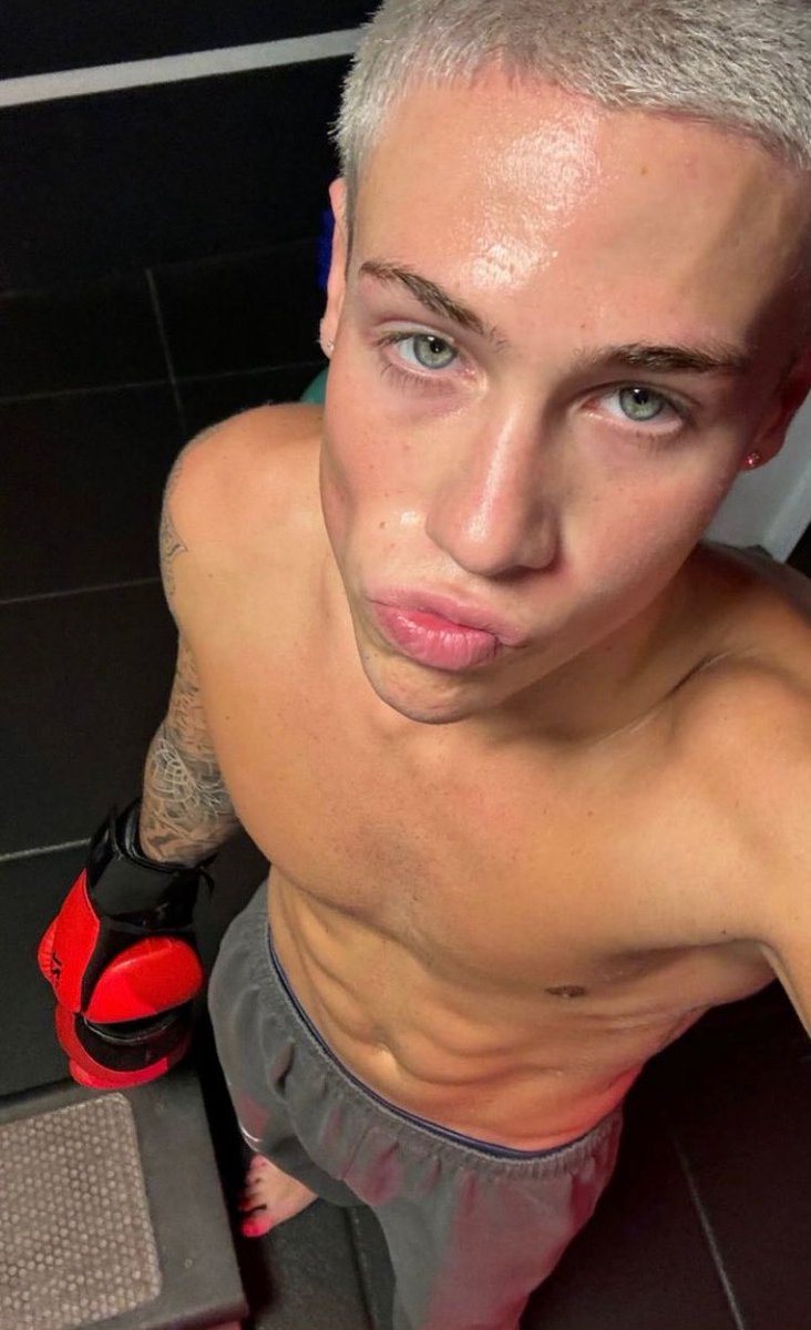 flirtskrts's tweet photo. ready for a few rounds? 🥊 https://t.co/2rV6dQ1YaQ