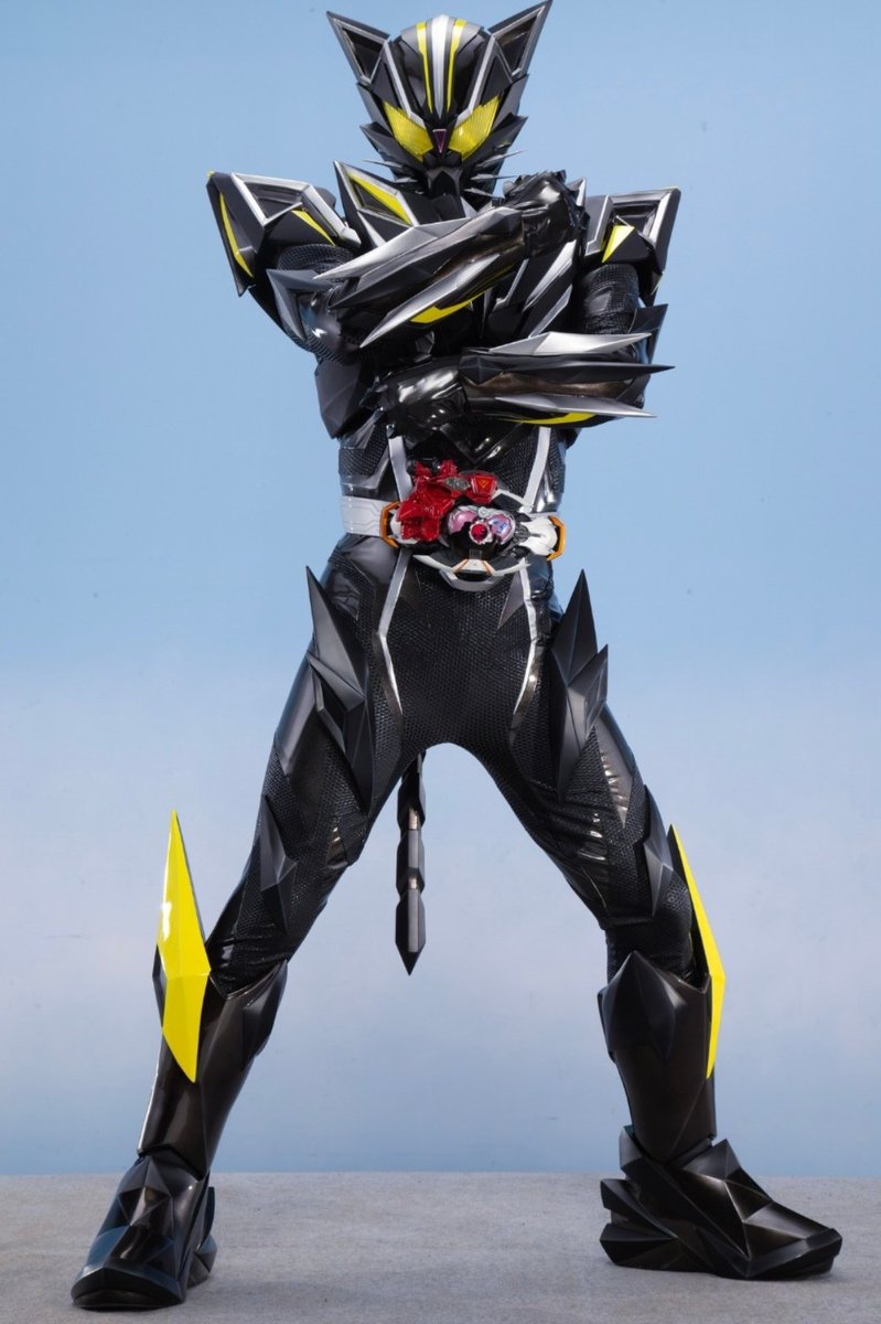 acehavi_'s tweet photo. So this is My-th looks like if using the same driver as Rid. He looks very similar to the armor worn by Rid. Then after My-th got his own driver, he finally had a different form from Rid, but still used the same RIDEGGS.
#KamenRiderMyth https://t.co/9szUGR01Ty
