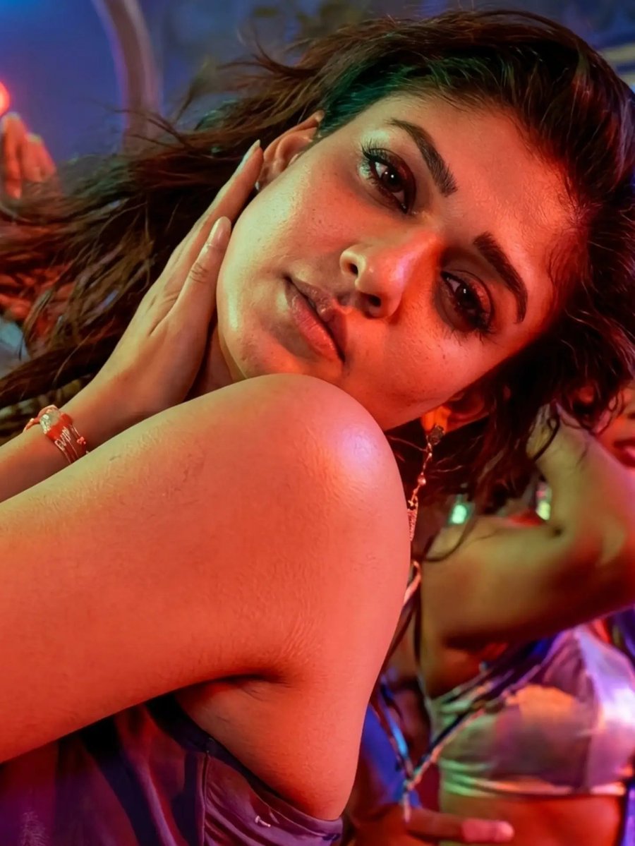 Nayanfans99's tweet photo. Sunday start with Nayan 😘👅 #Nayanthara @Nayanfans99 #Nayantharahot #Nayantharahotbody https://t.co/SXFr2GGXa9
