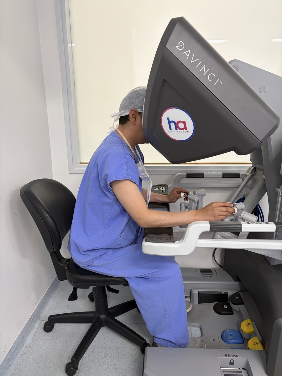 SCatuta's tweet photo. CERTIFICACIÓN INTERNACIONAL CIRUGÍA ROBÓTICA #DaVinci por HOSPITAL ISRAELITA ALBERT EINSTEIN en Sao Paulo - Brasil, apoyo institucional de #SOLCAQuito #Alem #Intuitive, entrenamiento en Centro Hospitalario Oncológico referente IRCAD América Latina (Hospital de Amor - Barretos) 🇧🇷 https://t.co/W38I8fFI8p
