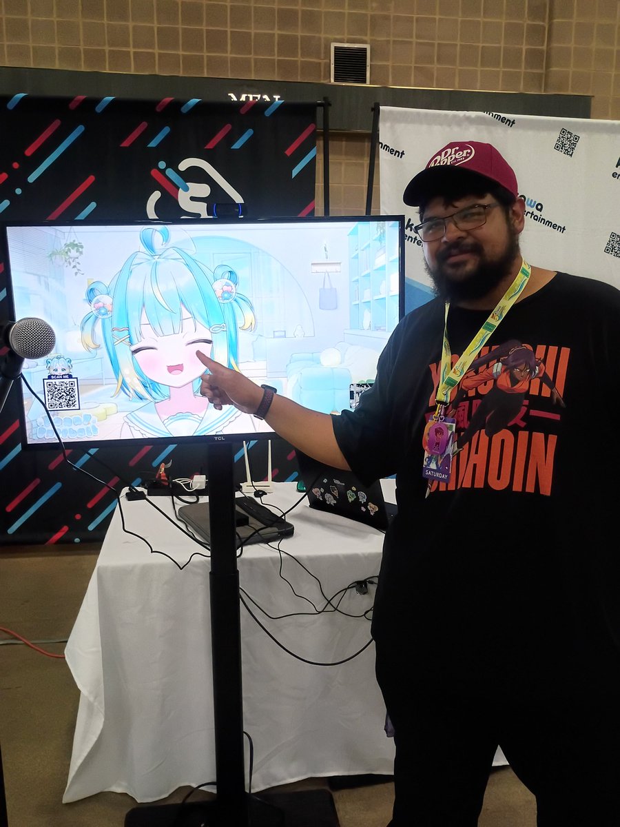 TheGekkoSpectre's tweet photo. Was Kawacon met my oshi @PennyPuffball had a blast 🐡🤠 https://t.co/oq5PMQI6Ve