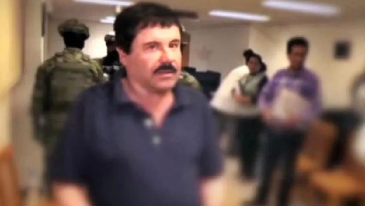 AztecaNoticias's tweet photo. 🔴 Abogado de “El Chapo” afirma que entregará a EU expediente con 32 funcionarios ligados al narco

El abogado Gerardo Rincón Flores afirmó que entregará a las autoridades de Estados Unidos un expediente con información sobre 32 funcionarios que, según afirmó, estarían vinculados con el narcotráfico.

Aquí, los detalles: https://t.co/IdmHgg6ZxW
