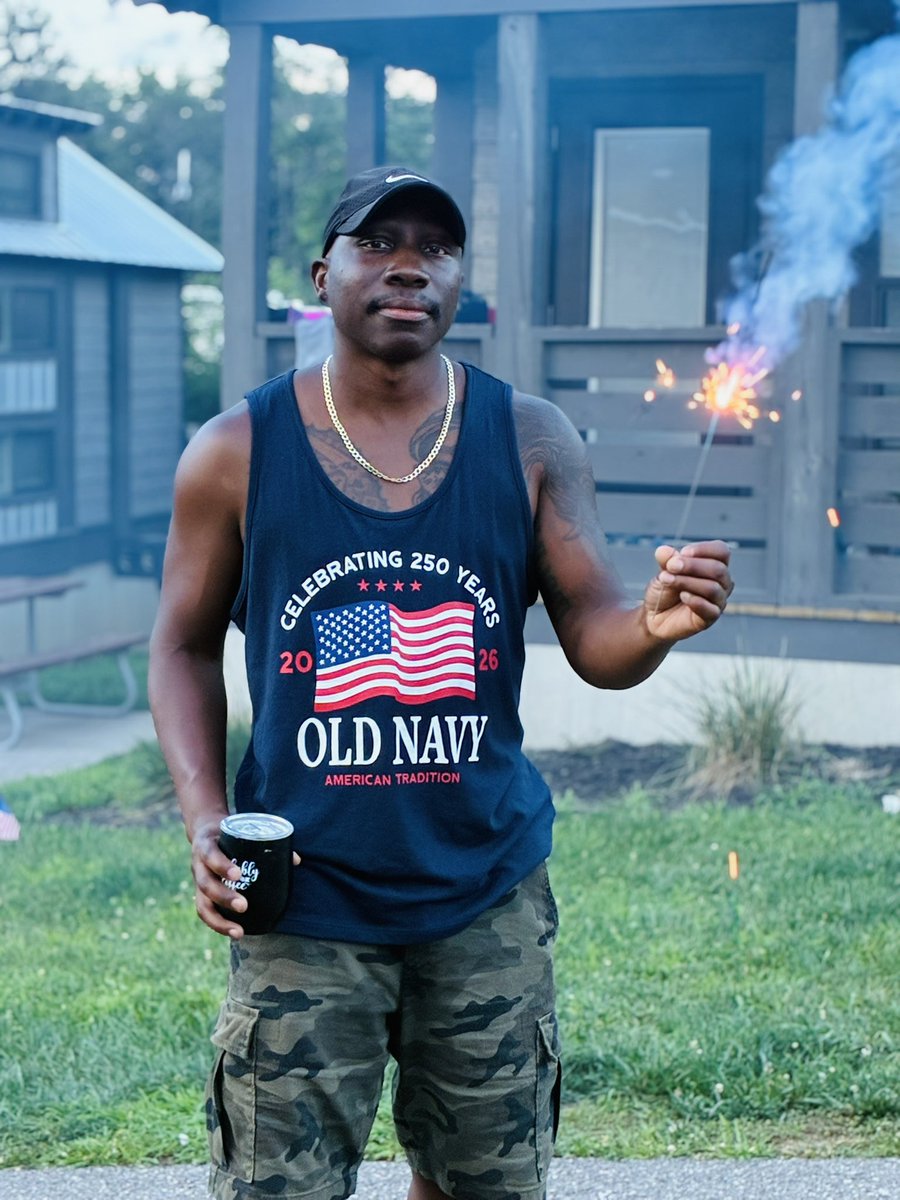 QJBeat's tweet photo. Rare QJB sighting lol Happy 4th of July! 🇺🇸 https://t.co/fwyoU5kZpS