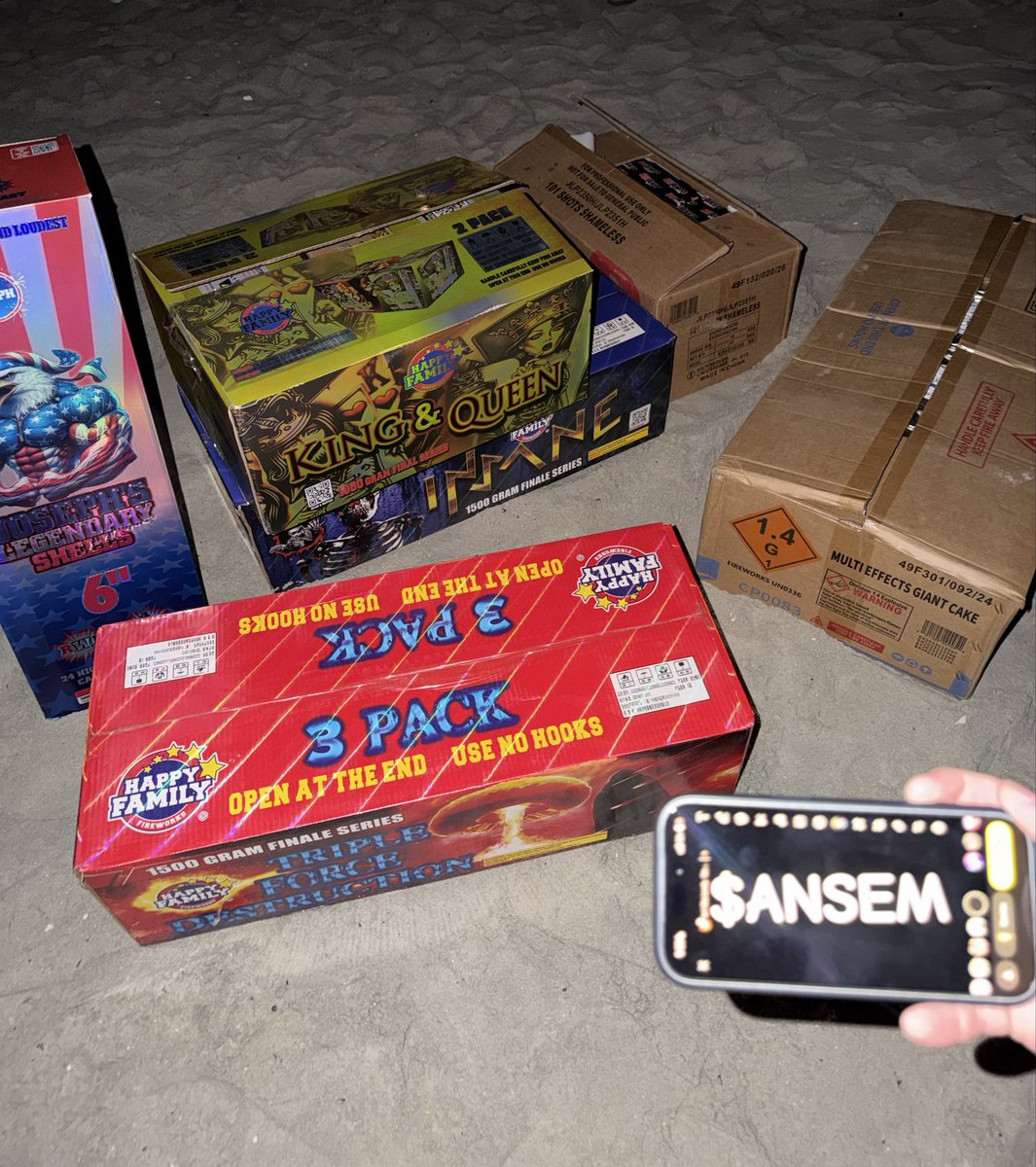 RamenXBT's tweet photo. $10,000 in fireworks for solana:9cRCn9rGT8V2imeM2BaKs13yhMEais3ruM3rPvTGpump 

some people farm volume
some people farm impressions
i chose to farm the night sky

have to put my money where my mouth is

black bull ceremony starts soon

@blknoiz06 @BullpenFi https://t.co/cJtXnfbit9