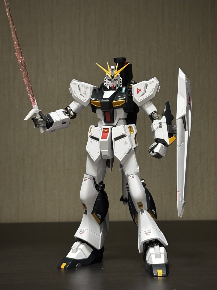 Toon20324's tweet photo. ビームサーベルのエフェクトが3種類あるの良い
特に戦闘中の短くなってるverは気に入った https://t.co/elgozPM762
