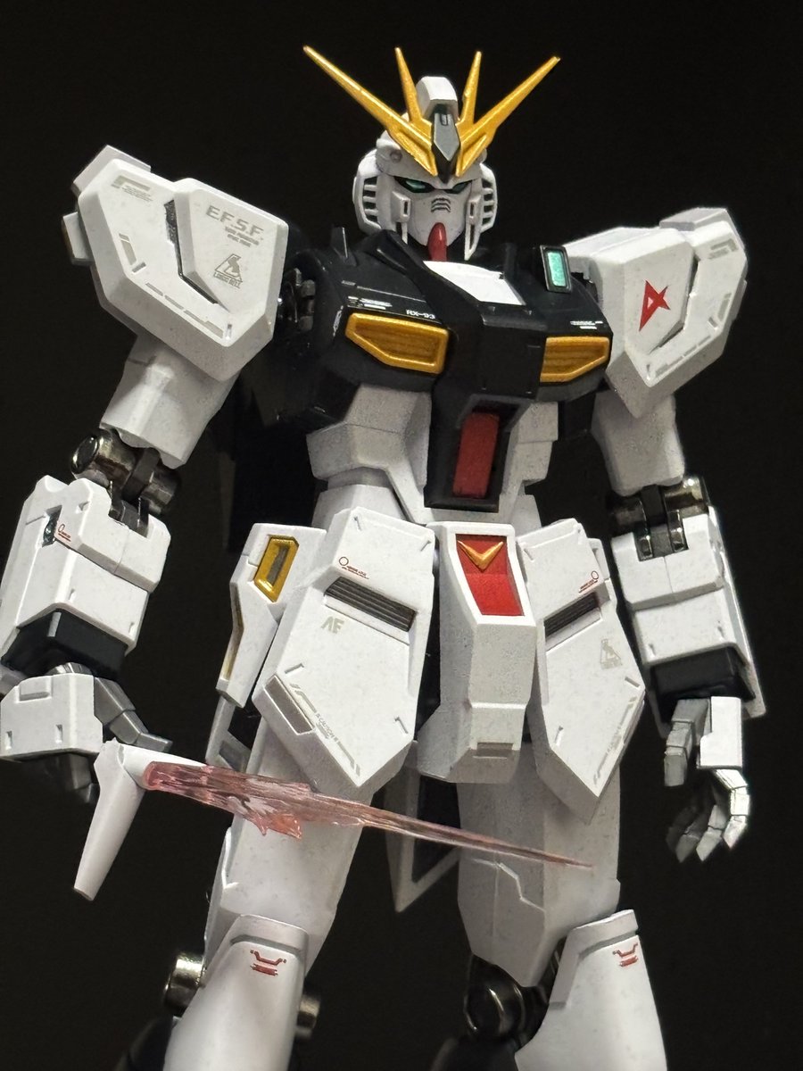 Toon20324's tweet photo. ビームサーベルのエフェクトが3種類あるの良い
特に戦闘中の短くなってるverは気に入った https://t.co/elgozPM762