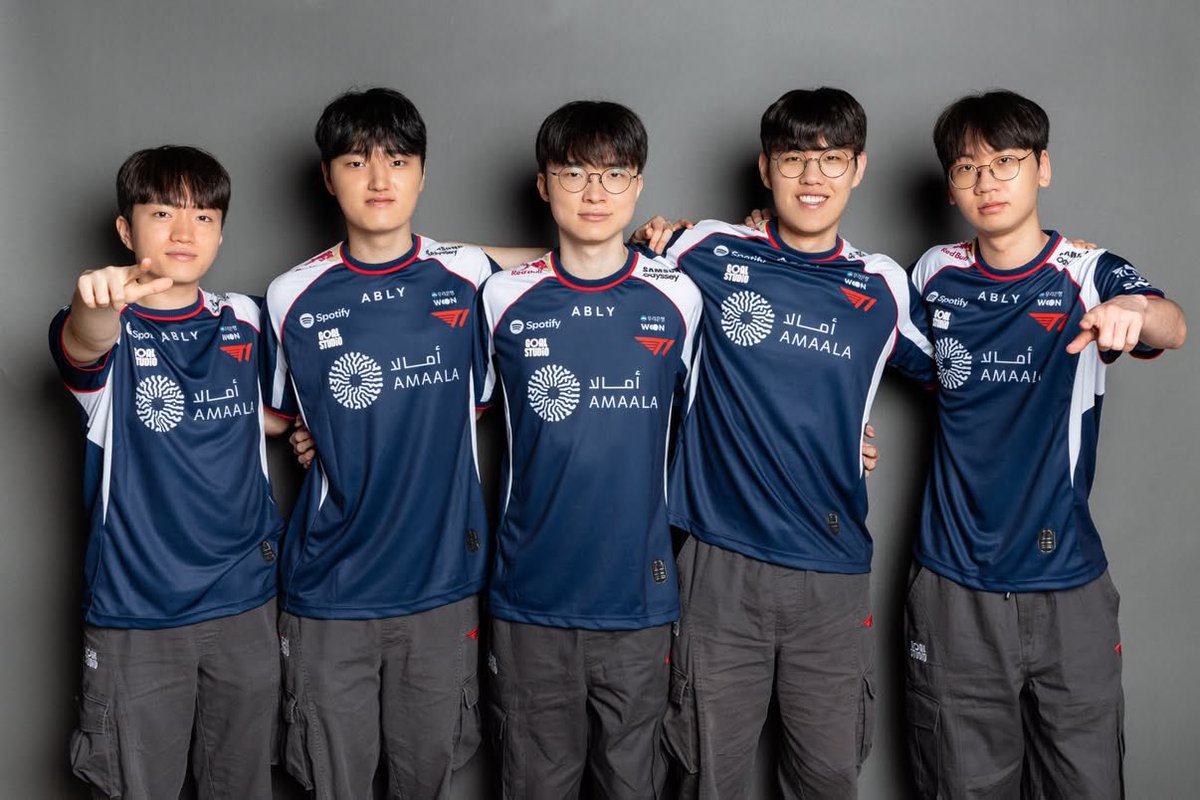 LONGLIVE_FAKER's tweet photo. 티원 믿는사람？
ㄴ저요 https://t.co/abVF2cIlnb