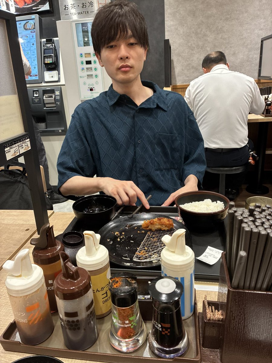 Kkkrox61's tweet photo. 大盛りにして、さらにおかわりしてる、わんぱくやな　まことくん https://t.co/qZ4oP05gzV