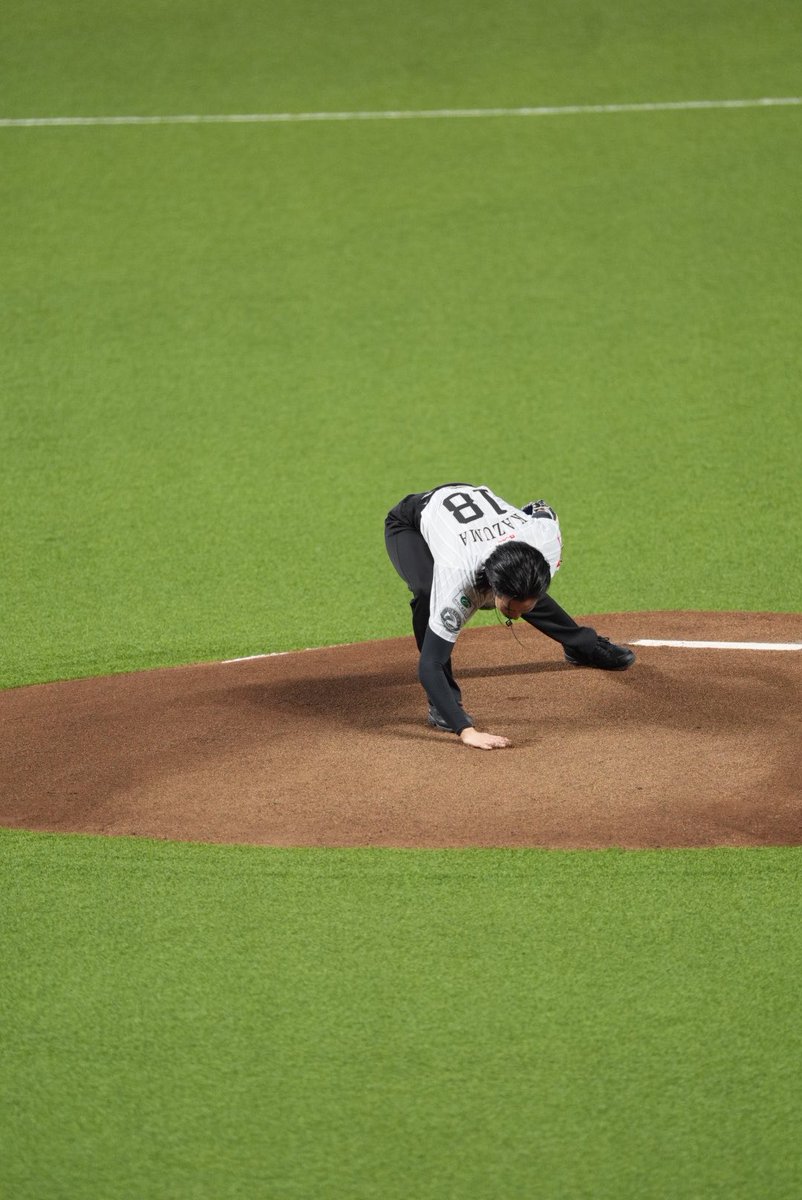 jei_hawks's tweet photo. 投げ終わってマウンド掃除する人初めて見た。素晴らしすぎる
#sbhawks #全新  #鷹祭SUMMERBOOST 
#THERAMPAGE #川村壱馬 https://t.co/8ZZ1g49FEz
