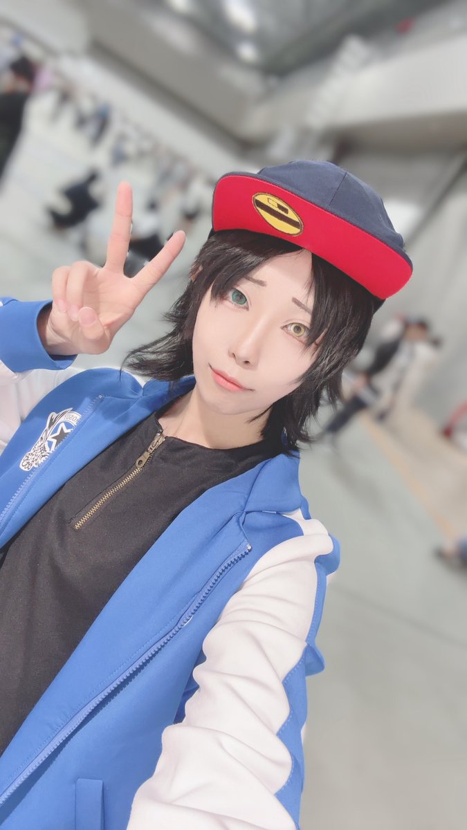 kaerumituketa's tweet photo. まじホクロ消えた　東のコススペにいる https://t.co/jf2QzOHAwl