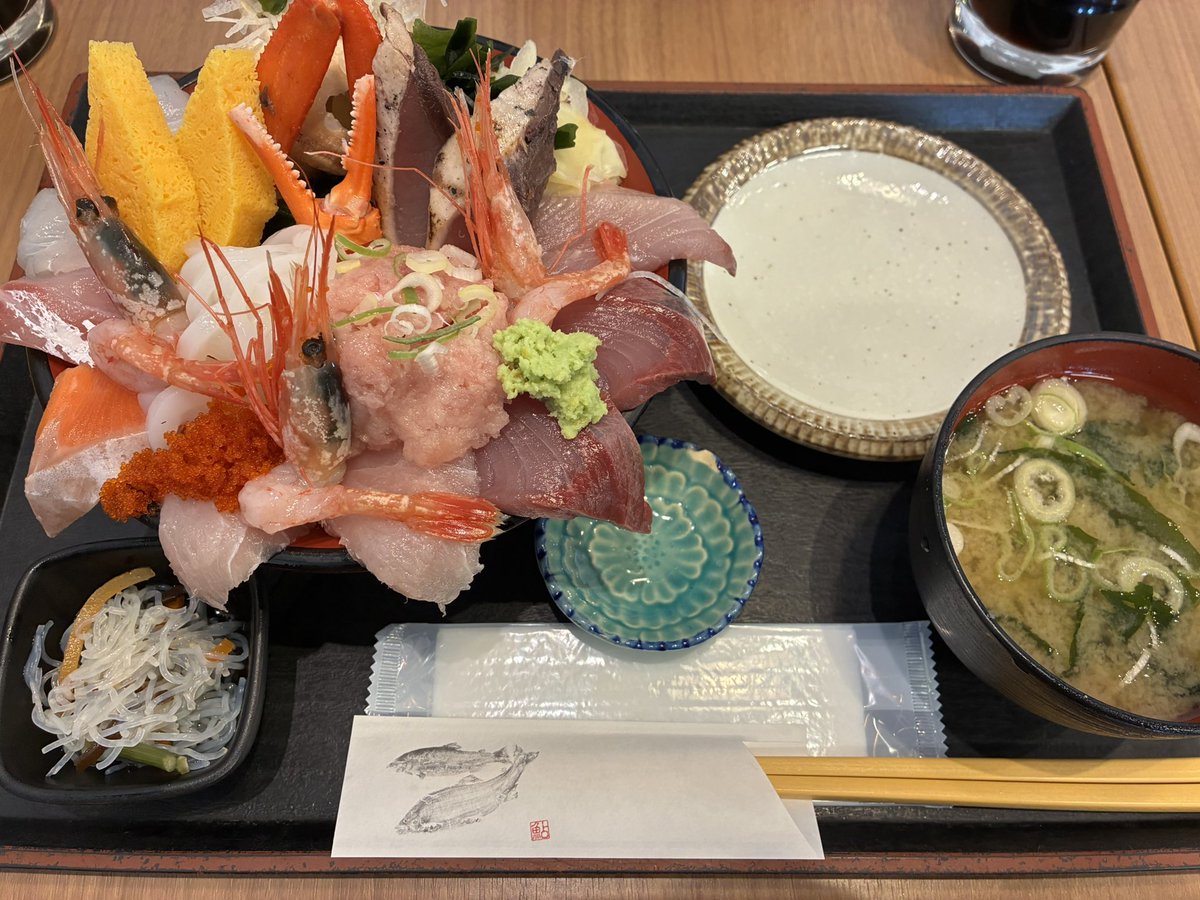 zisters_zero's tweet photo. しつこいようですが今日も北陸の幸をお届け
皆さんぜひ美味しい海鮮を食べに来てくださいね🥰 https://t.co/OQUrZb2DKu