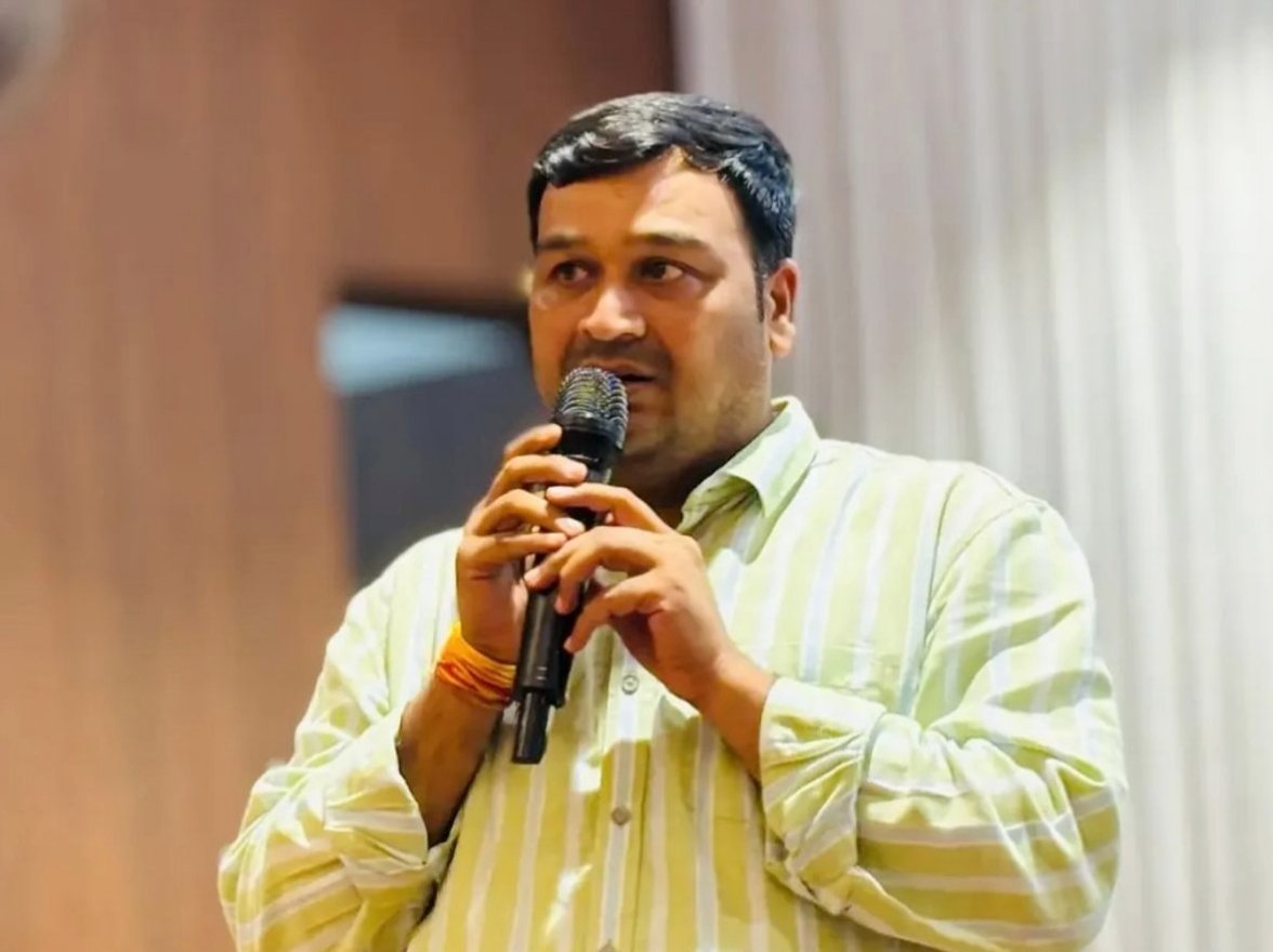 NGPRiteshG's tweet photo. मा. मुख्यमंत्री देवेंद्रजी फडणवीस यांच्या वाढदिवसानिमित्त आयोजित महाआरोग्य शिबिराच्या नियोजनासाठी दक्षिण नागपूर विधानसभा मतदारसंघात महत्त्वपूर्ण बैठक पार पडली.

आमदार मा. मोहनजी मते व महापौर नीताताई ठाकरे यांच्या उपस्थितीत शिबिराच्या यशस्वी आयोजनाबाबत सविस्तर आढावा घेण्यात आला. https://t.co/RDD9pQNJZo