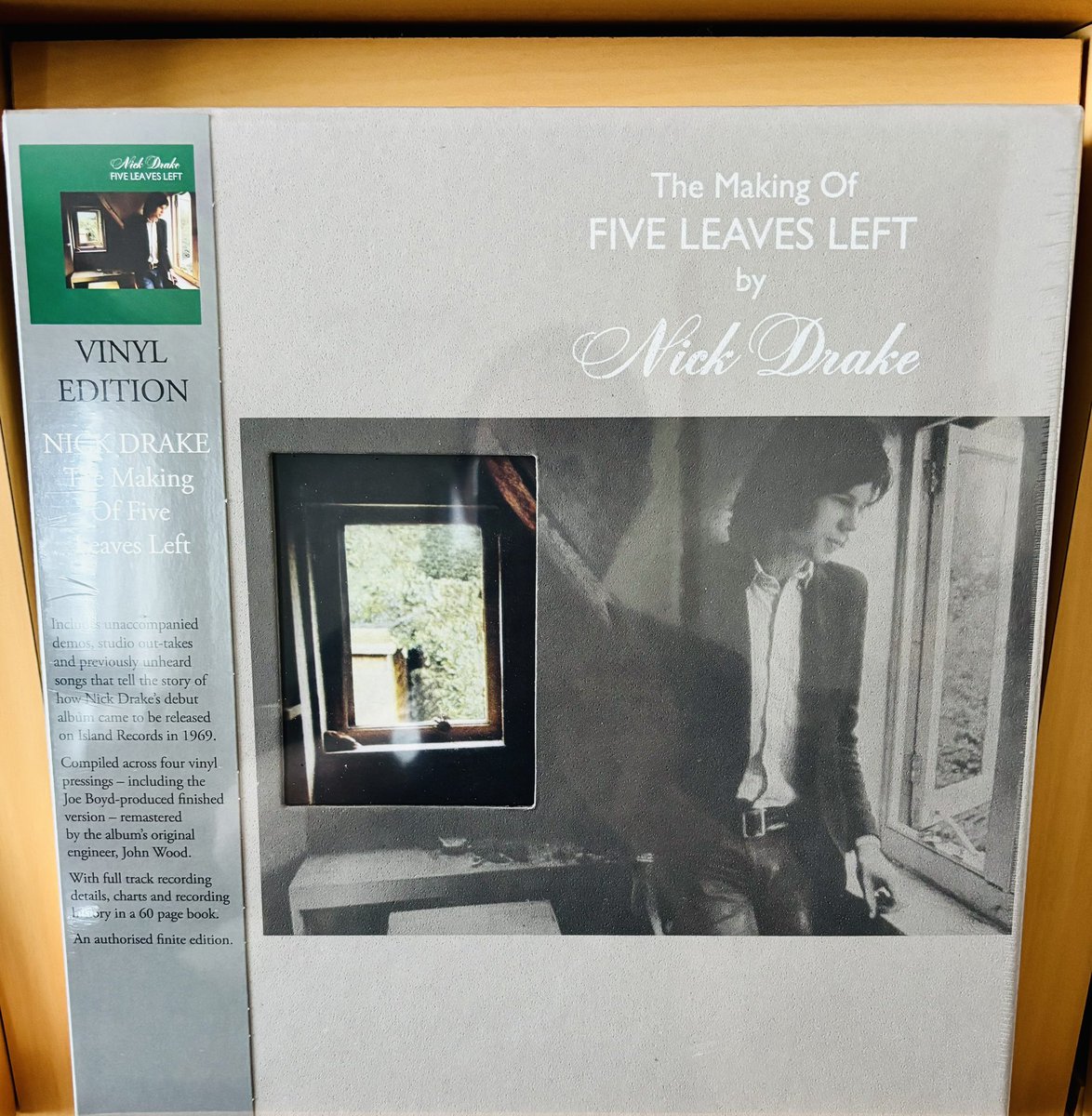 aki_beat7's tweet photo. Nick Drake / The Making of Five Leaves Left

ポチッてから一年以上経って、よ〜やく届きました
諦めかけてたから喜び倍増！ https://t.co/reoYdxQMqw