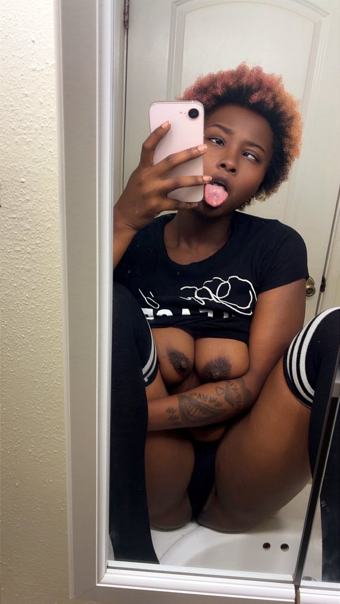 ThroatinKitten's tweet photo. I Did A Full PhotoShoot 🤭 if you want to see the full shoot click the pinned link #Submissive #DDLG #StepDaughter #StepKid #StepDad #DaddysSlut #BlackSlut #AnalSlut https://t.co/L3DAhZjKBQ
