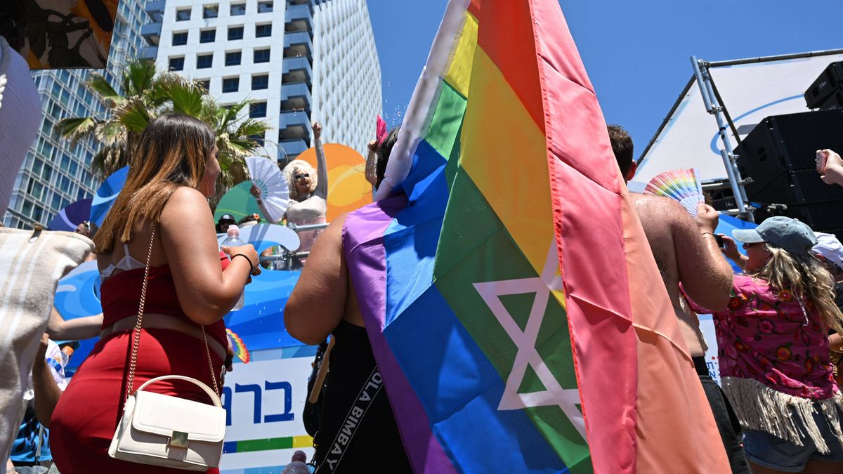 MENA_WATCH's tweet photo. Vom Schutzraum zur Tel-Aviv-Pride: Die selektive Blindheit von »Queers for Palestine«. von Jan Kapusnak und Felix Haibach.
https://t.co/8FooTQDuMk https://t.co/H0YrKylxa0