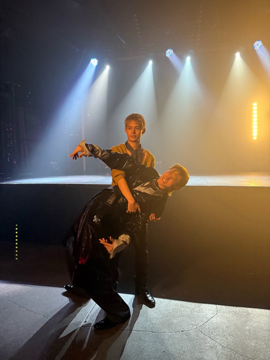 eomcoertis's tweet photo. Oh Martin is so happy LMAO 😂🫪😭 my princess https://t.co/CA9Cf7AcL9