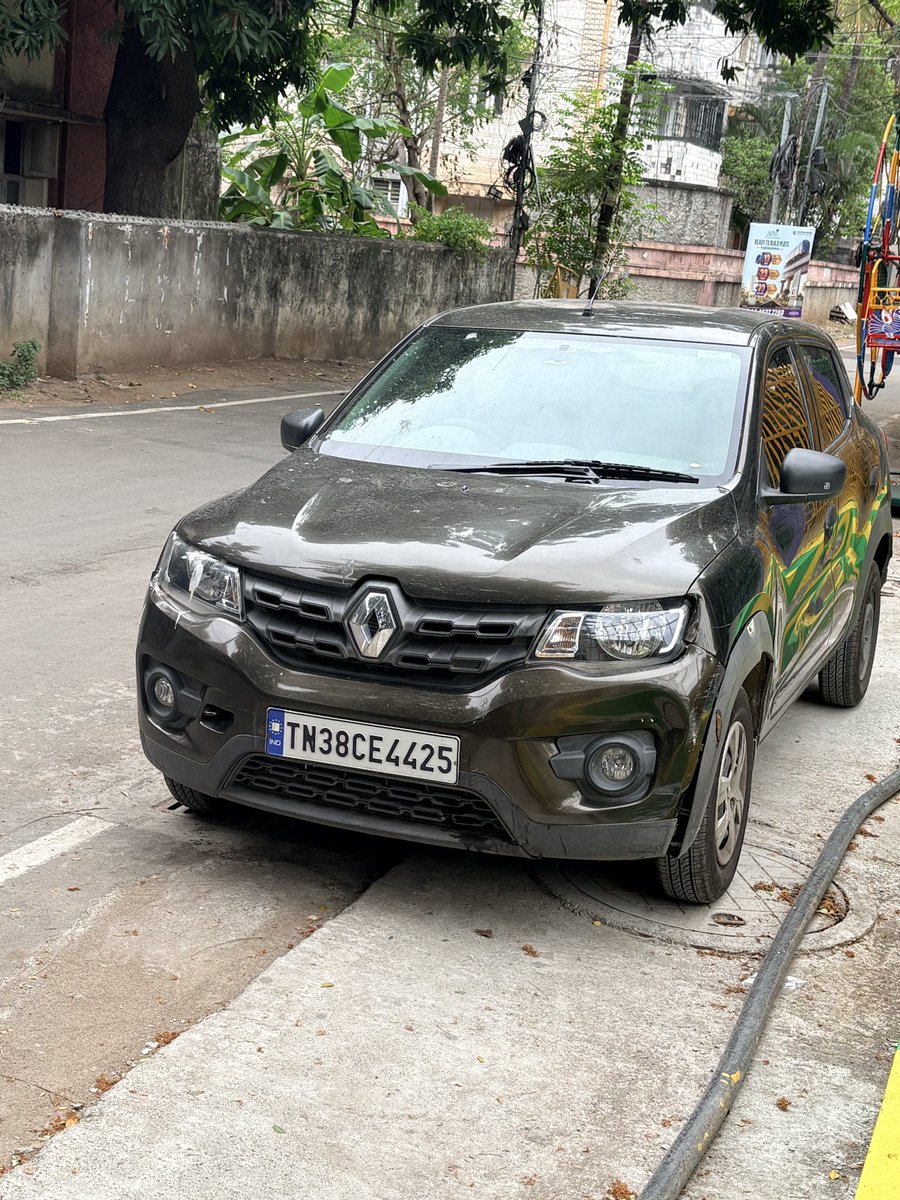 VKMRUK's tweet photo. @ChennaiTraffic This car is parked in Baskar Colony, Cross street, Virugambakkam, Chennai 92 for the past 7 days. Residents are complaining, kindly take action. Baskar Colony Residents Welfare Association. https://t.co/LGayoBlxQ6