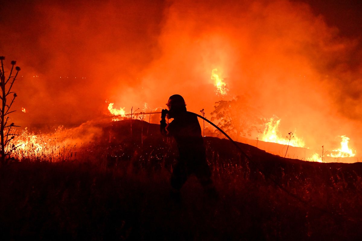 The_Japan_News's tweet photo. A Fast-moving Wildfire Near Greece’s Thessaloniki Sparks Evacuations as Smoke Blankets Suburbs
https://t.co/oRuXG4vCcs https://t.co/pitY37HhV4