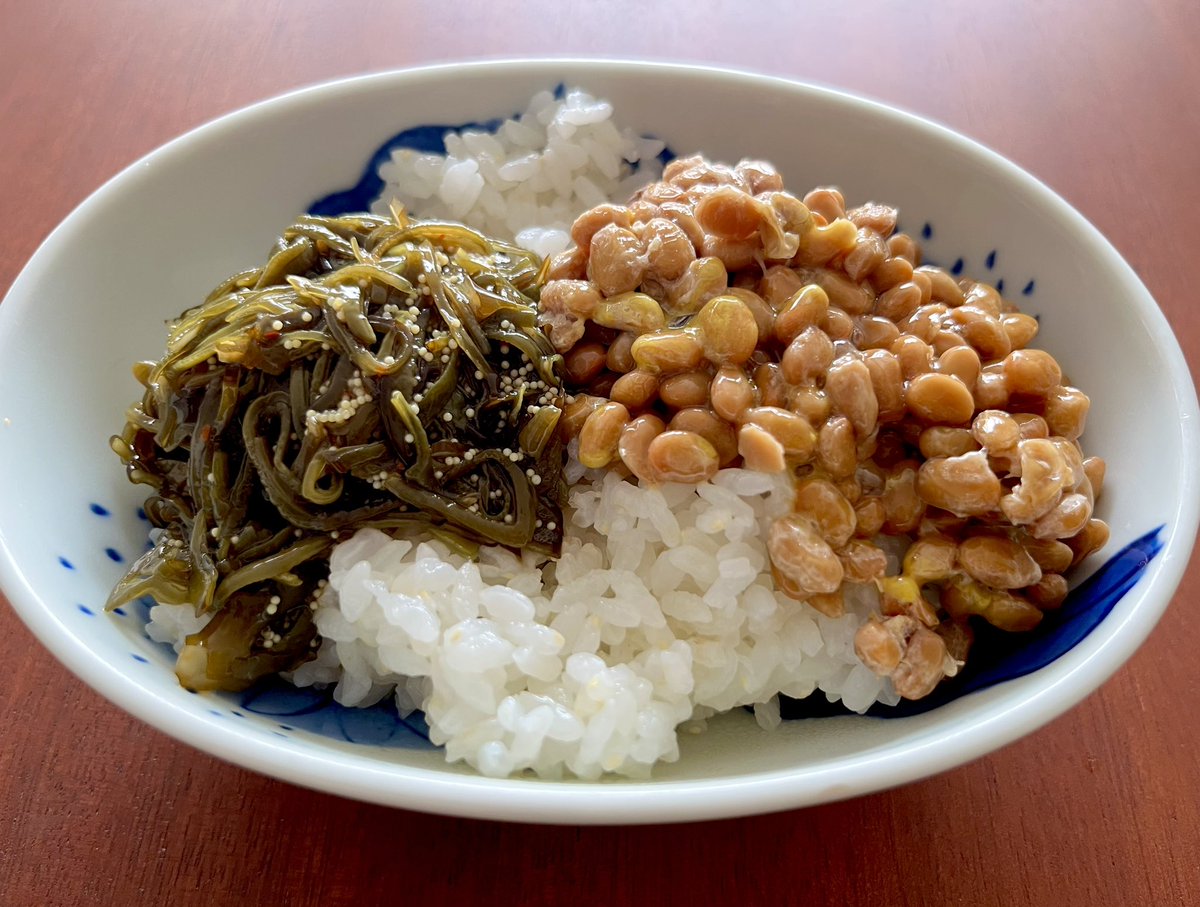 nebaarukun's tweet photo. ・～・きょうのなっとう・～・

【子持めかぶ納豆ごはん】
・子持めかぶ
・納豆
・ご飯

ねばねば✖️ねばねばネバよ＠＾♡＾＠ https://t.co/LUPilxJjuA