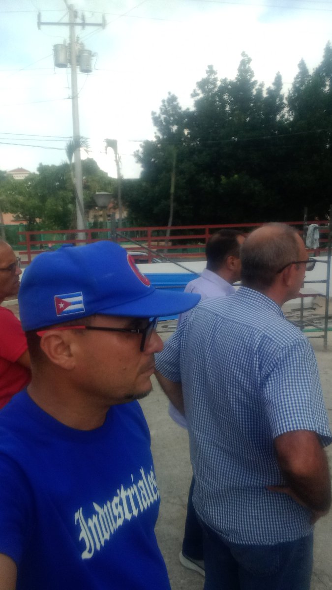 Roilancu1's tweet photo. En un recorrido por nuestro Municipio #PlazadelaRevolución, junto al Primer Secretario del PCC en la provincia, chequeamos la Solinera de 23 y J, las actividades culturales en La Piragua y las acciones a acometer en el Parque de Calzada y 2.
#PlazaEnElCorazón
#PlazaXUn26
#CubaVa https://t.co/5Unx2f9USm