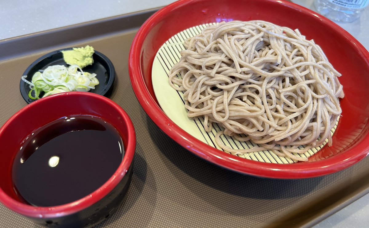 fujisobar's tweet photo. このポストを見てくれた人が...
「名代富士そば」に...
興味を持ってくれますように......... https://t.co/3PjTBlzvkI
