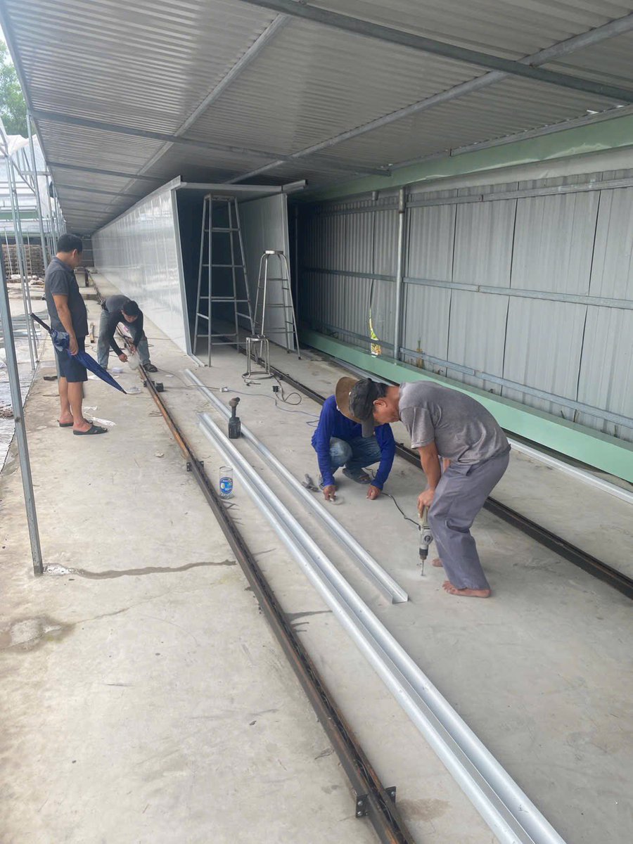 Nhan087's tweet photo. Chí làm trai Nam Bắc Đông Tây,
Cho phỉ sức vẫy vùng trong bốn bể.
Làm khi còn sức để mai này khỏi tiếc,
Cười khi còn vui để cuộc sống thêm đầy. https://t.co/ilWscU9YlW