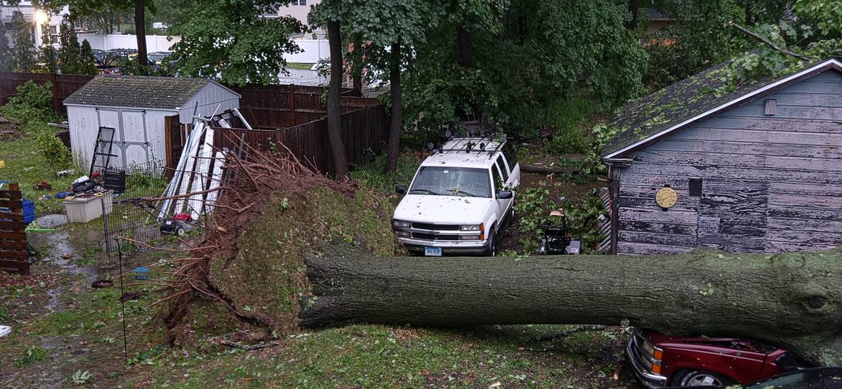 jtimothys's tweet photo. @alexjustesen It was frightening. Not my pics, from around town. I luckily still have power but most don't. It was wild, hail and lightning were ferocious. https://t.co/XnpW0EGQmY