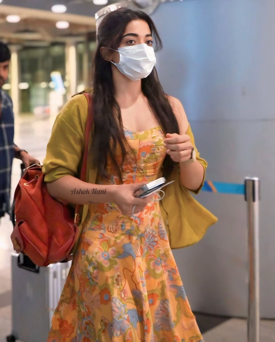 sash45746's tweet photo. Day 127 of posting untill u rply my queen😍😍
Good morning queen😍😍
@iamRashmika 
#rashmika
#Rashmika
#Rashmikamandana
#vijayrashmika
#virosh https://t.co/QxROJoq6Vk