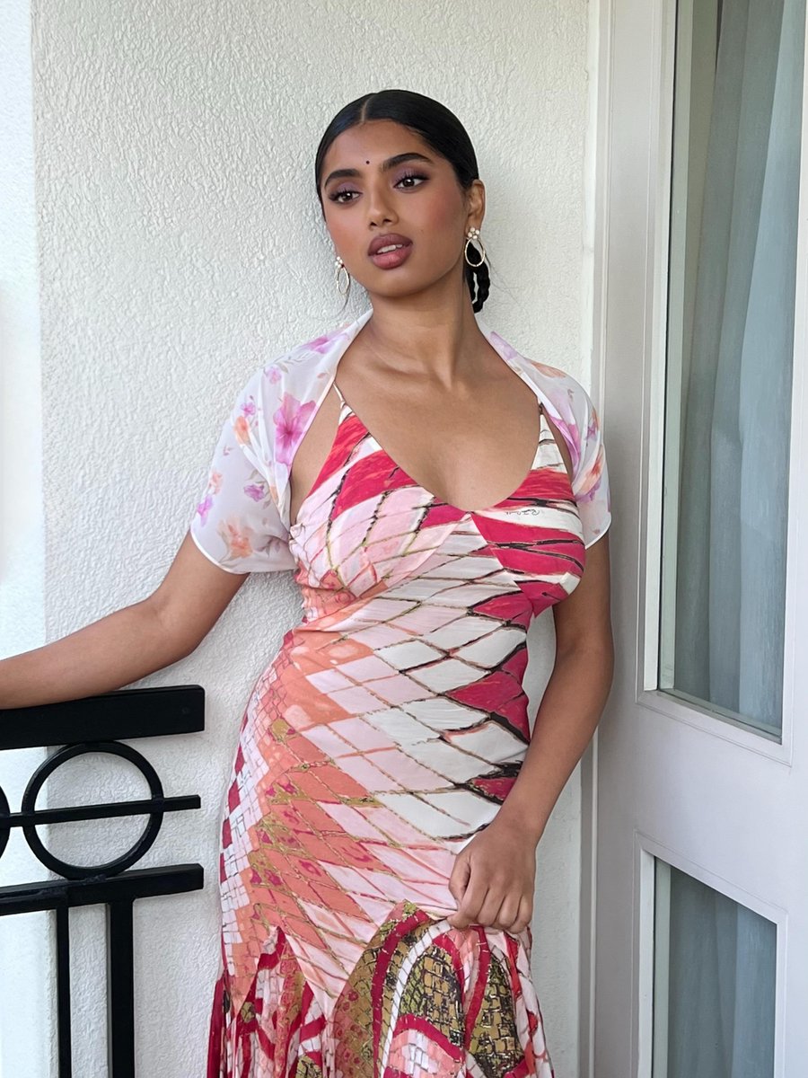raokrish011's tweet photo. Pilla Kuna Kadu edi kasi kuna asalu 🥵 ha face Abbaaaa 🥵🥵 Mogga ni chuste alane Pant meda nundi rub chestu liplock chesi mokala meda kurchoni lolipop chikinattu Rasam karedaka Chikesi bed meda padesi Mogga meda ekki gattiga arustu ride chese kama Devata la undi 🥵🥵🥵🥵 https://t.co/e9hIDaaUbU