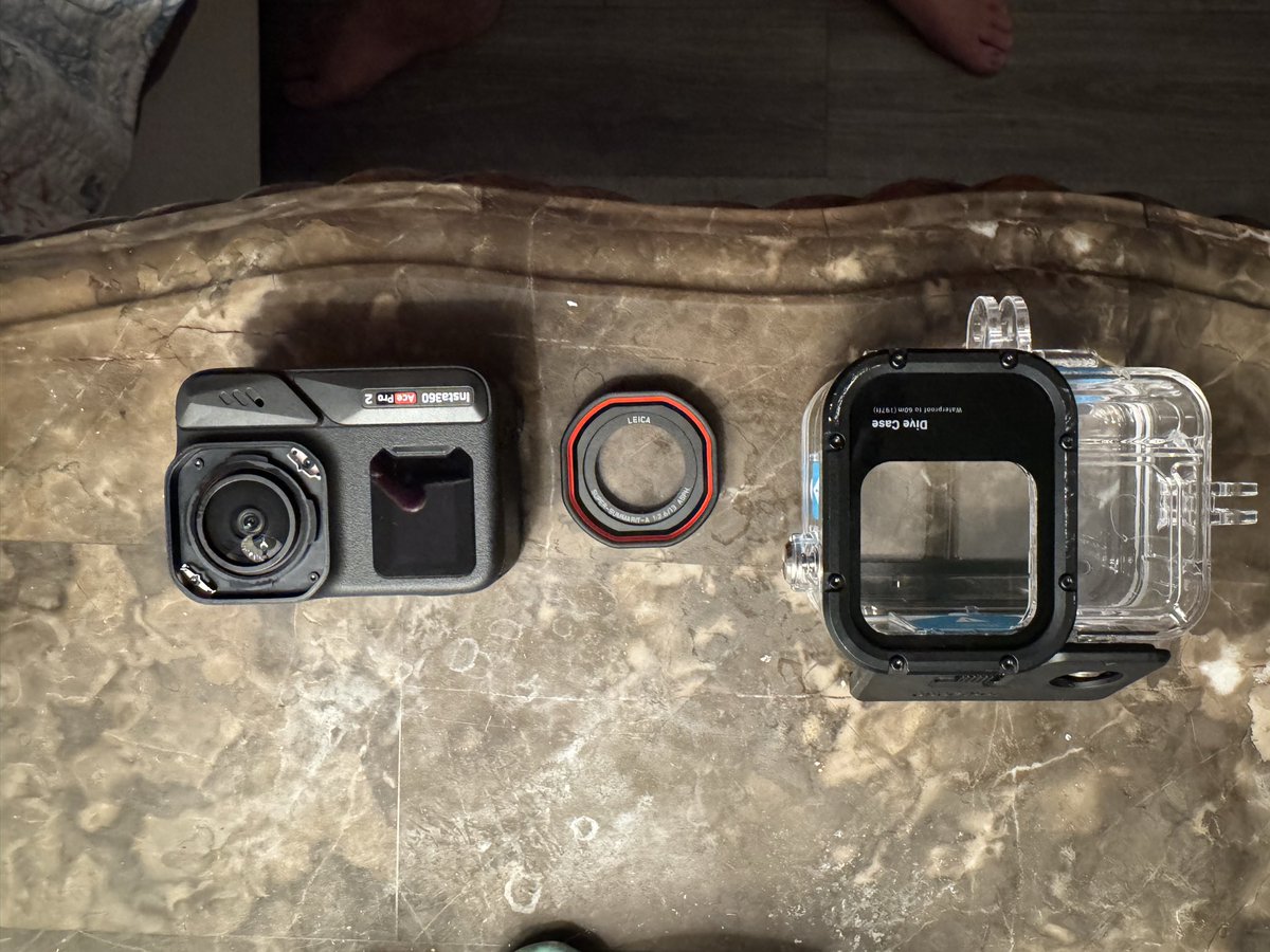 ProScubaCoach's tweet photo. @insta360 How do you solve for the issues users have with the halo effect on images when using the Ace Pro 2 with the dive housing for underwater images? This appears to be caused by the users having to remove the lens guard in order to get the camera to fit correctly in the dive housing. This then creates the issue of overexposure at the top of images.