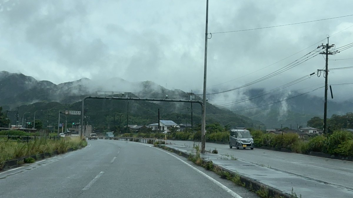 kogatti19's tweet photo. 台風🌀の影響？
 #天気
 #雲 https://t.co/gDFJIol74M
