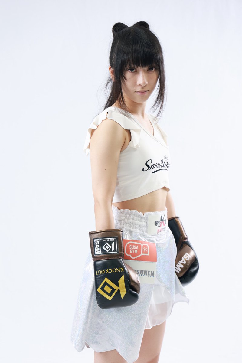 kb_knockout's tweet photo. 📸アーティスト写真公開🔥
にゃんこ大戦争 presents
KNOCK OUT MX LIVE
KNOCK OUT-BLACK女子アトム級
3分3R
🟥#Kiho / @kihooooo_
KNOCK OUT GYM 調布
ーーー🆚ーーー
🟦#白雪ゆき
クボジムーリレイズ東京ー
地上波生放送の舞台で実現する
女子アトム級のカード💞
勝利を掴むのは、逆境シンデレラKihoか。
それともキャバ嬢ファイター白雪ゆきか。
📺TOKYO MX1
20:00〜21:00 地上波生放送
🎥KNOCK OUT公式YouTube
19:00〜全試合生配信
📖デジタルパンフレット▶︎
https://t.co/sLrZ3hvuv0
#KOMX
#knockoutkb
#格闘技
#キックボクシング