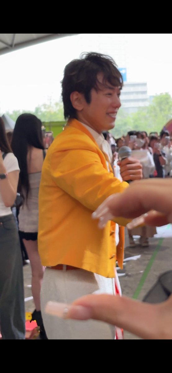 newifound's tweet photo. 昨日の反省ポイント

・ジュニ様白飛び
・じんくんのジャケットパートで興奮してビデオブチる
・ファンサのハート上手く撮れず
・隣のおばちゃんに旦那さんがじんくん似か聞かれて「ケンケンです！」と答えて周りを困惑させた

失礼いたしました。 https://t.co/erjejT0pfj