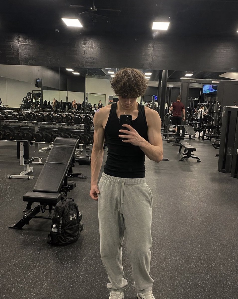 osamathhhhh's tweet photo. Who in Miami I’m tryna crack #horny #femboy #trans #ts https://t.co/ZTdli9uApE