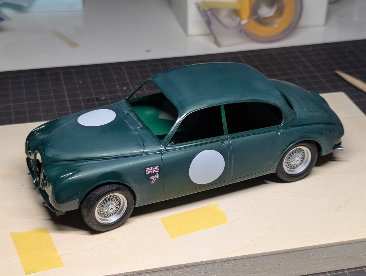 hiruma_d's tweet photo. ボディは研ぎ出し中ですが、ベースへの固定と車高を確認。
3DPのホイールがシャープで良き😊
#タミヤ https://t.co/6DVqIVhIvt