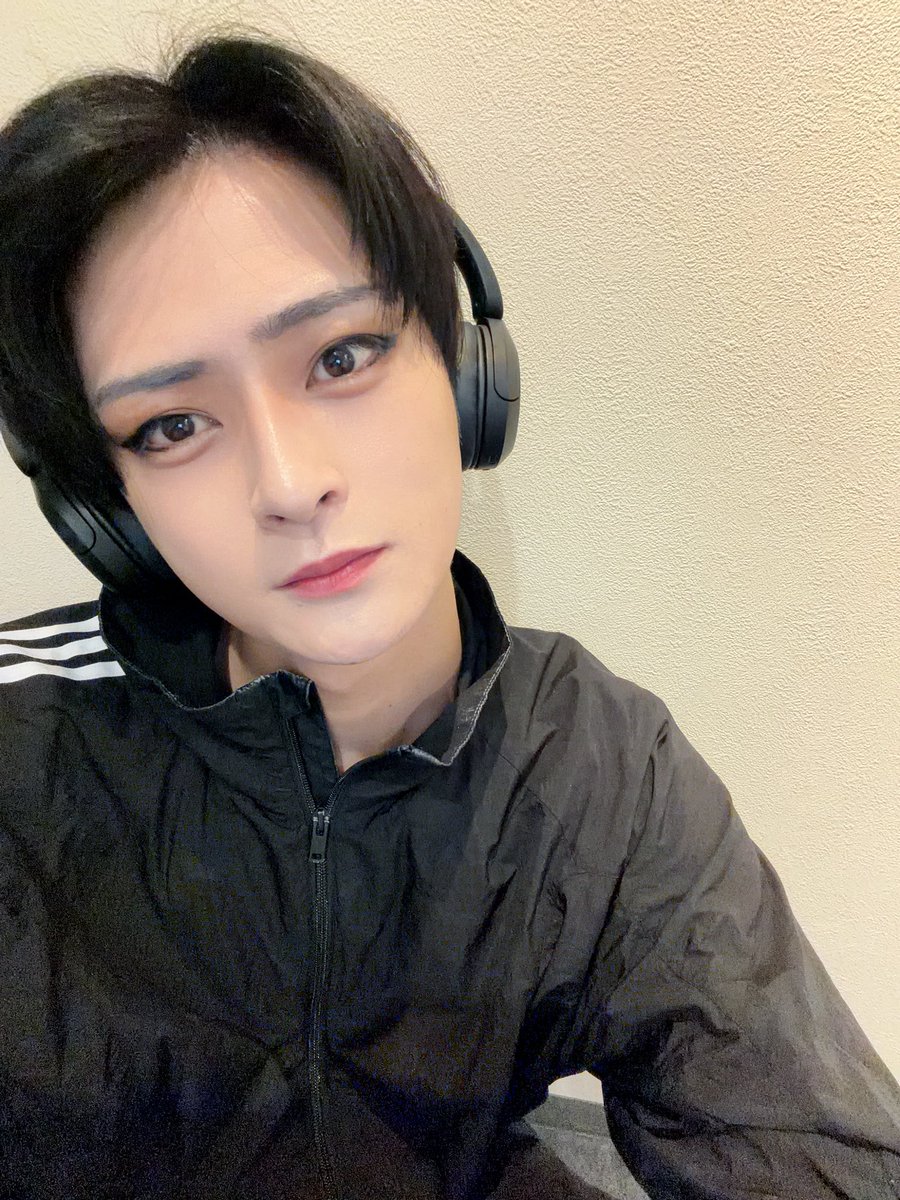kouta_shiomi04's tweet photo. 気合い入ってるよーー‼️
本日もよろしくお願いします🎾 https://t.co/GMkAzBJeOk