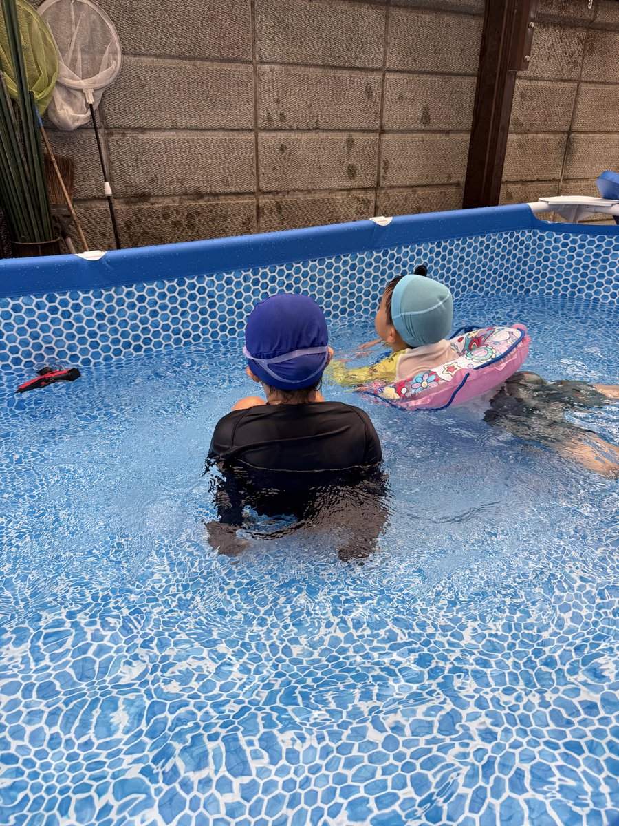 _kenta3's tweet photo. 今年初の水遊び（プール）です。

子供達は大喜びです😄 https://t.co/SVjxMg6wax