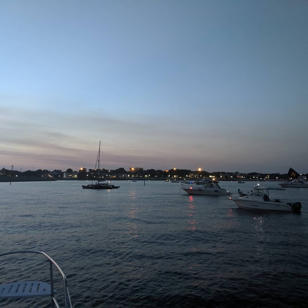 bek88554's tweet photo. What better way to celebrate the 4th of July then from a boat https://t.co/pK3Rmd4Etf