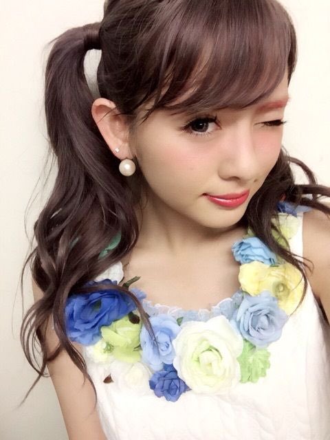 hello_rock_s's tweet photo. ちゃんりーそこから数年18歳くらいから神がかったビジュになり始めたのよね。本当に梨沙子以上の美少女ってハロプロでいまだにいない。造形美なの。 https://t.co/e5b7Sfcs6D
