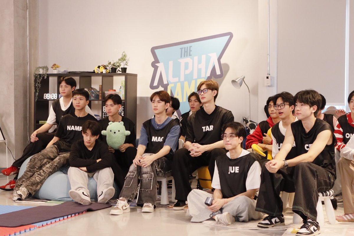 ProjectAlphaTH's tweet photo. จบไปแล้วกับ #TheAlphaCamp2ndLive  🌟
ขอบคุณทุกคนที่มาร่วมส่งกำลังใจและติดตามการฝึกซ้อมของเหล่า Alpha ตลอดไลฟ์ครั้งนี้ รวมถึงขอบคุณ พี่มาร์ค ภาคิน ที่มาร่วมเป็นศิลปินรุ่นพี่ ถ่ายทอดประสบการณ์ และให้คำแนะนำดีๆ กับน้องผู้เข้าแข่งขัน 

#ProjectAlphaNewClan
#GMMTV https://t.co/X7IjG3lfJL