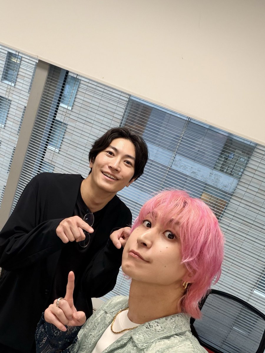 ryoito04ntvkon's tweet photo. ならこっちでお祝いします〜！w

改めて、誕生日おめでとう🎉さくさん！
@SAK_SAK_SAKUMA

お祝いじゃぁあっ！！！
#佐久間大介誕生祭2026 https://t.co/d7uqqVSzCv