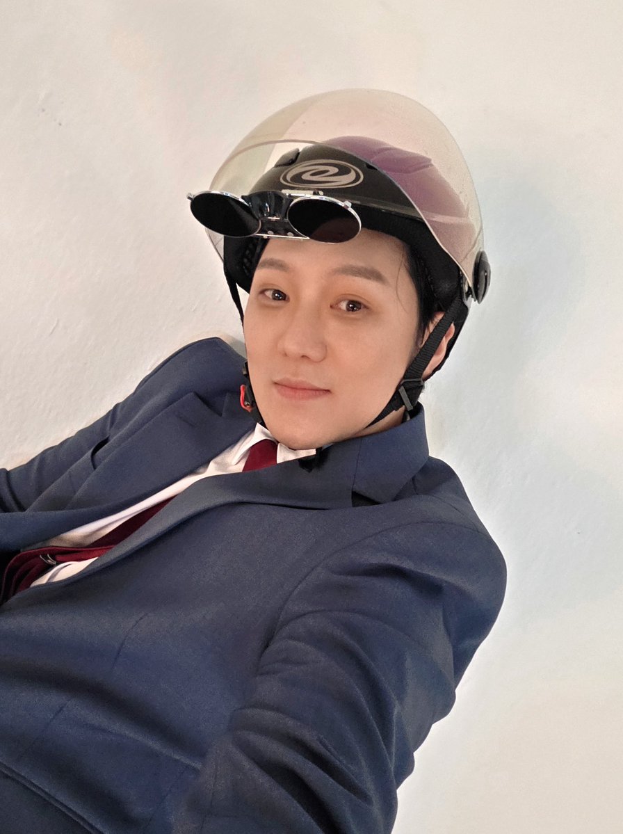 PALMTREE_IS's tweet photo. 오늘 오후 2시 🕑

#정원영 의 창작가무극 #신과함께_저승편 
마지막 공연이 시작됩니다!

❝ 죽는다고 다 끝난 게 아니네요. ❞

햇자홍과 함께 달려온 저승행 열차의
내리실 문은 절대 없습니다 👻❌

김자홍 役 ㅣ 정원영

창작가무극 <신과 함께_저승편>
2026.06.13-2026.07.05
NOL 씨어터 대학로 우리카드홀

#JUNGWONYOUNG #뮤지컬배우
#PALMTREEISLAND