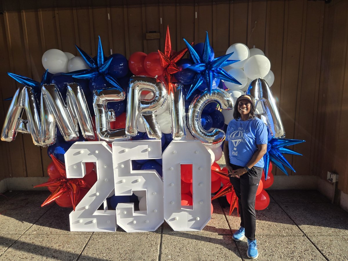 CrystalClearSo5's tweet photo. 4th of July/America's 250 celebration 🎆
 *balloon artist: @crystalclear.solutions
 *balloon supplier:  @balloons_direct @sempertex
marquee: @imprsv_party
host: @bladensburgmd
#dmvballoonartist  #crystalsballoons #4thofjuly  #250thbirthday🇺🇸 
📍 Bladensburg, MD https://t.co/kXKpbkVr4J