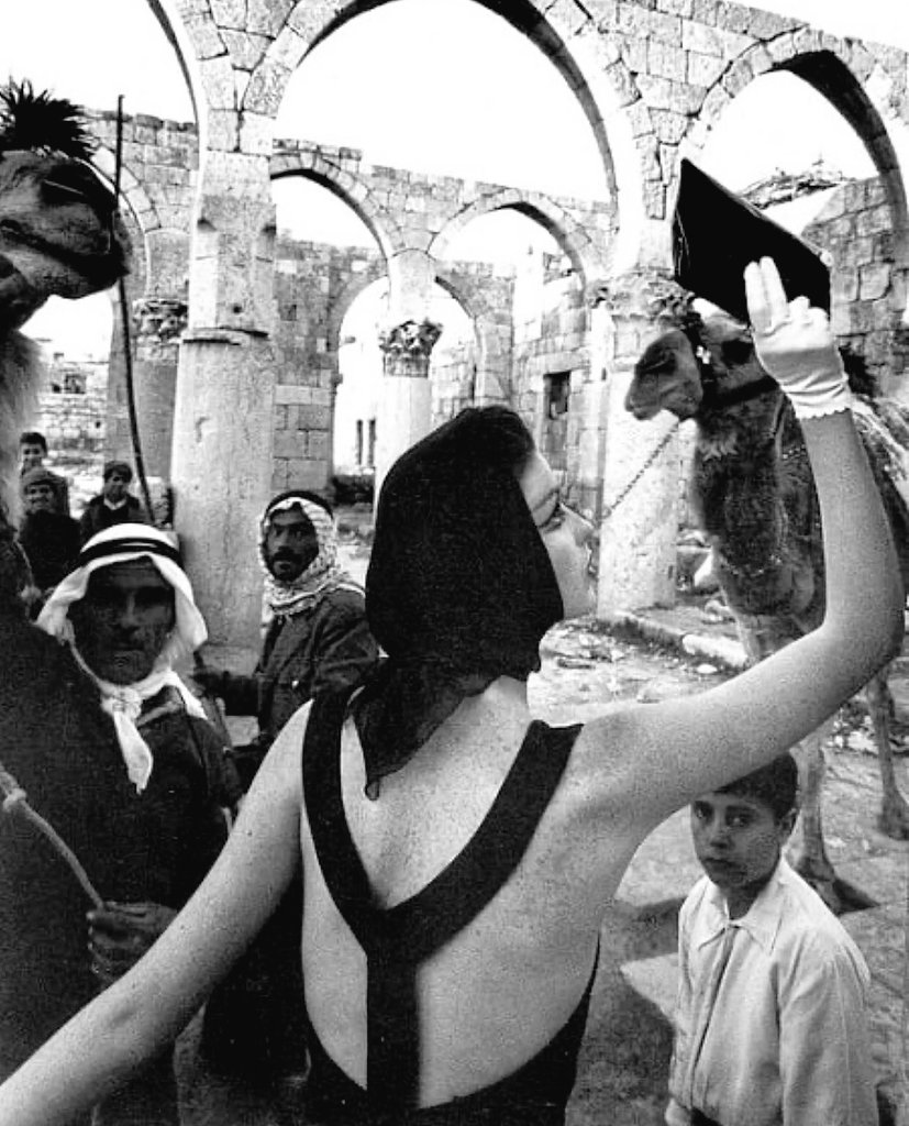 wana_visualss's tweet photo. 🇱🇧 Baalbek Roman Ruins, Lebanon, 1962. https://t.co/M7I0j5Yeky