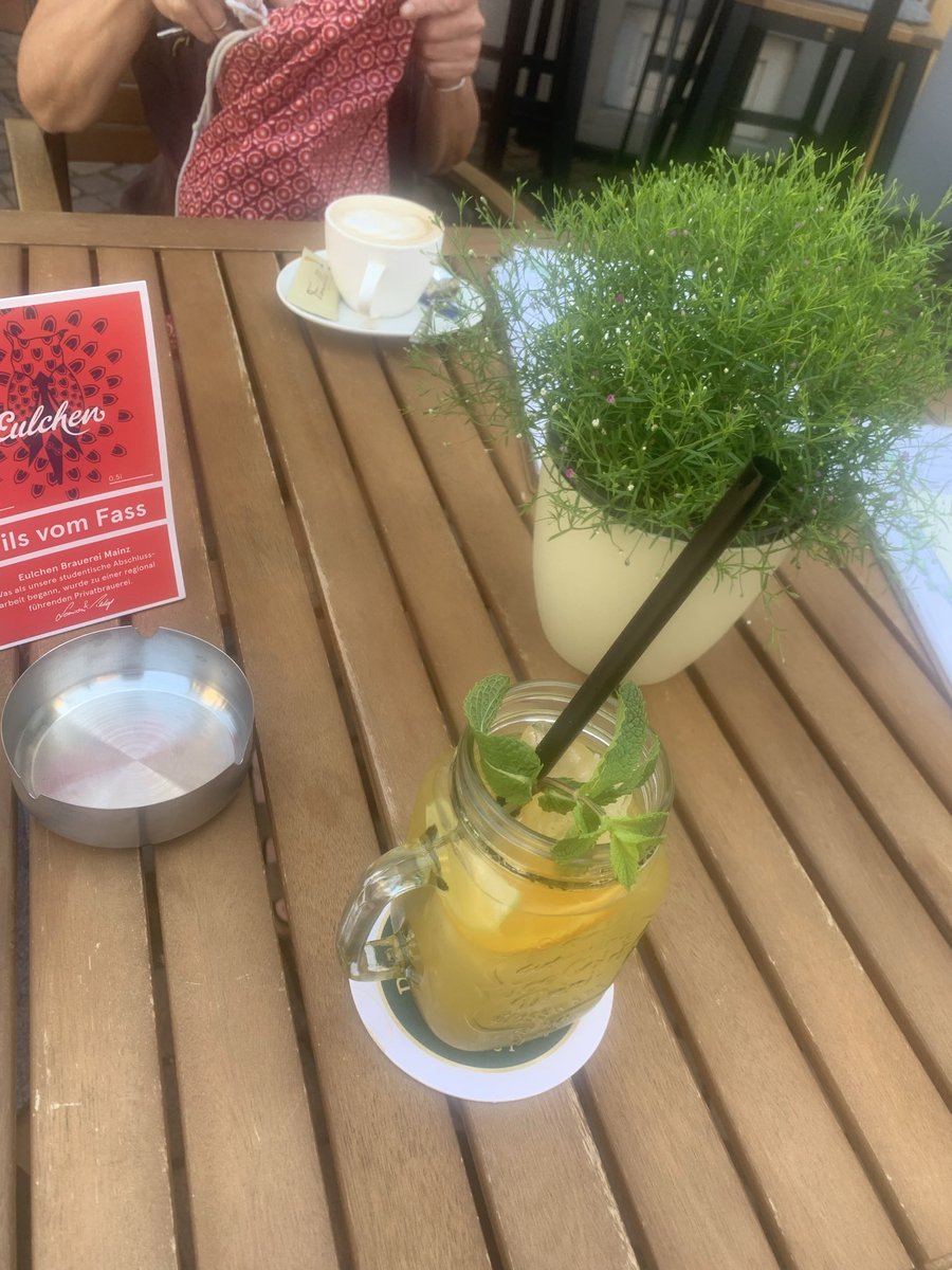 creammoth's tweet photo. @hyunje11y my lemonade moggs yours lowk https://t.co/7FDCYmrfMl