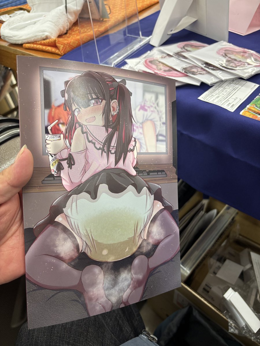 kaityo_omo's tweet photo. おむ⭐︎フェス㊙️情報
今年のおむ⭐︎フェス11合同誌の裏表紙は自分の絵 https://t.co/7tBIyS9jRM