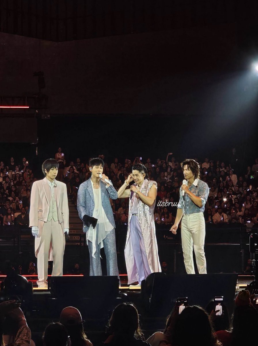 itsBruul's tweet photo. Still can't believe this happened. ๐ฅน๐
My 8-year-old self would never imagine seeing Dao Ming Si in person. Thank you, F4, for bringing our childhood back to life. Until we meet again. ๐ปโจ
#F4Forever #F4ForeverInBulacan #MeteorGarden #DaoMingSi #ConcertDump #CoreMemory https://t.co/GDnTdipPDK